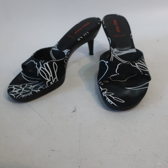 Authentic Miu Miu Black White Floral Graphic Image Slip-On Mule Heel 37.5 US/7.5 - Picture 5 of 15